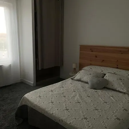 Vakantiehuis Grande Maison Atypique Avec Piscine Salles (Gironde)