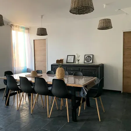 Grande Maison Atypique Avec Piscine *